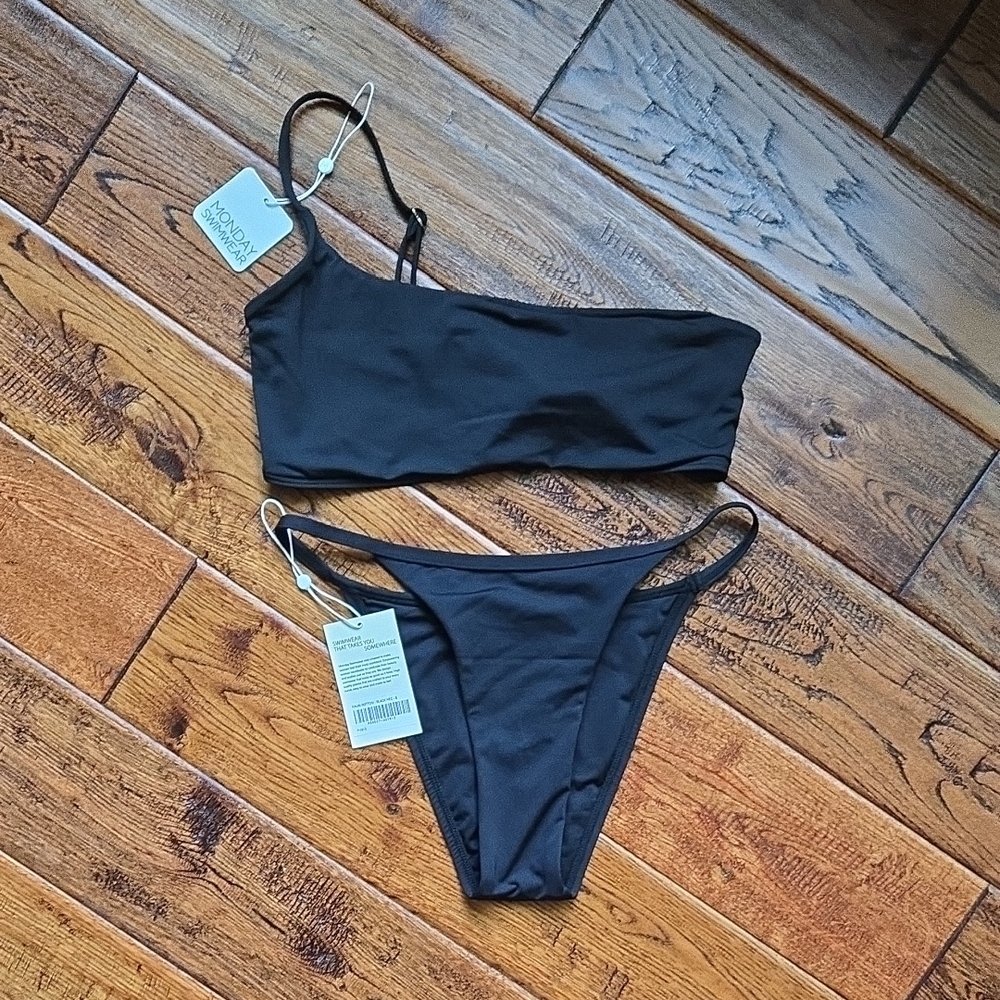 NWT Monday Swimwear bikini